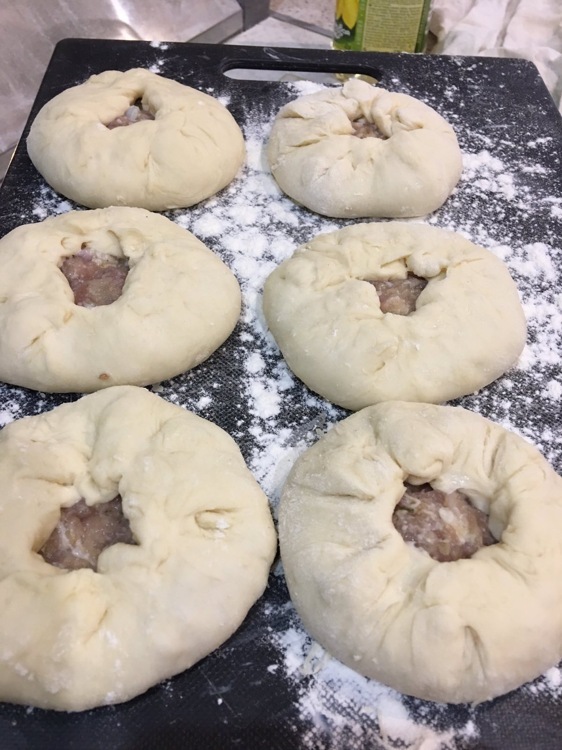Замороженные беляши с мясом